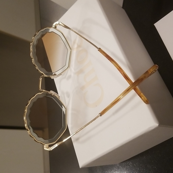 💕CHLOE💕 Tally Scalloped Sunglasses CE147S 834 Gold Brown Lenses New In Box - Picture 15 of 16